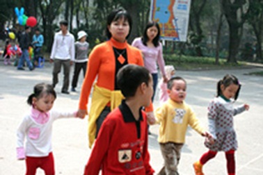 Hà Nội “bừng lên” trong nắng mới