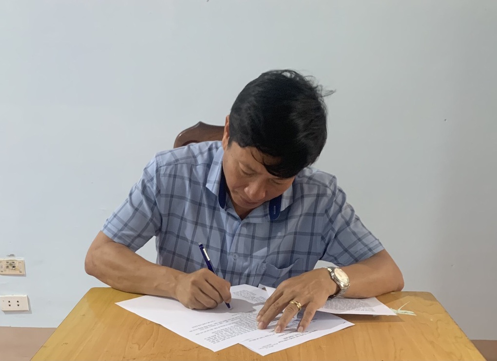 Hiệu trưởng chiếm đoạt hàng trăm triệu đồng tiền huy động xã hội hóa - 2