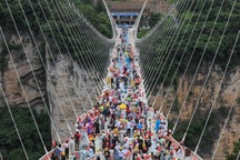 Covid-19 lan ra 26 thành phố, điểm du lịch Trung Quốc nguy cơ thành ổ dịch