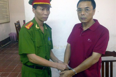 Trưởng văn phòng luật sư “bắt tay” với giám đốc “dỏm” để lừa đảo