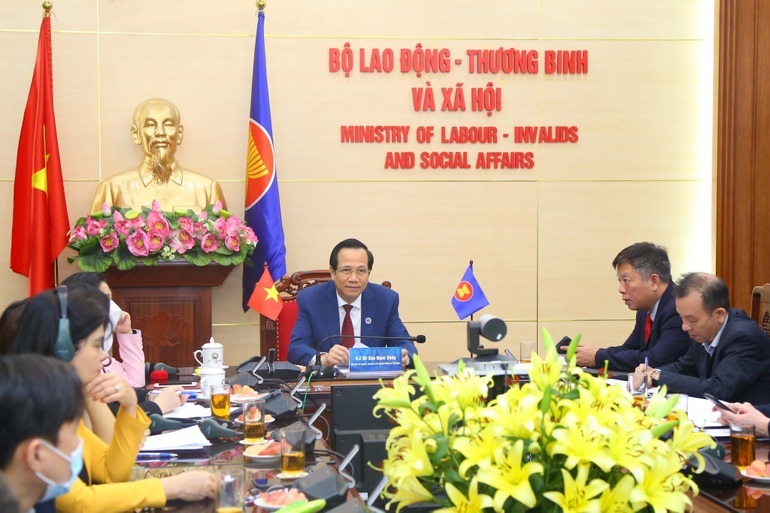 Nóng thông tin tăng giờ làm thêm, lương lao dốc, hỗ trợ tiền thuê nhà - 1 Nóng thông tin tăng giờ làm thêm, lương lao dốc, hỗ trợ tiền thuê nhà - 1