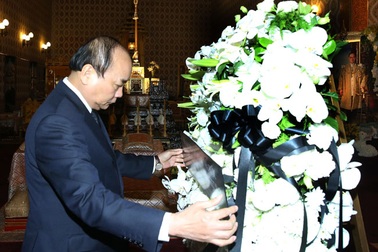 Thủ tướng Nguyễn Xuân Phúc viếng Nhà vua Thái Lan Bhumibol Adulyadej
