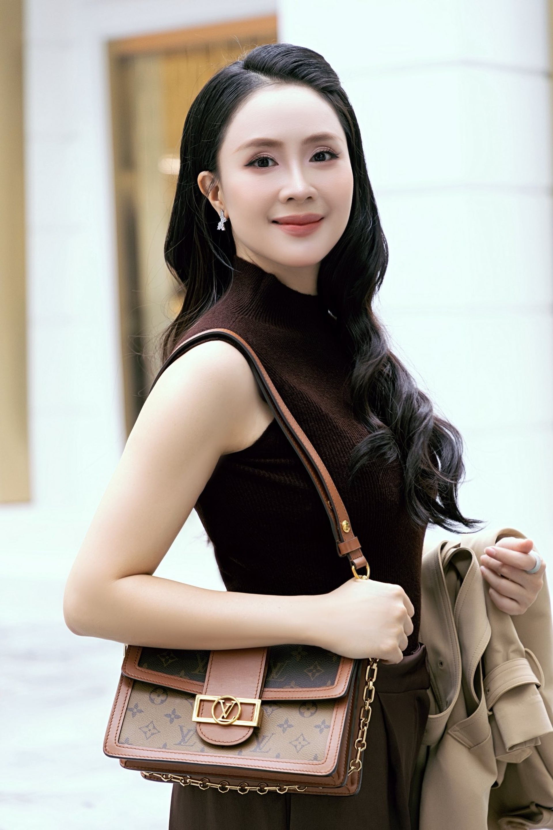 Nhan sắc không tuổi, thời trang đẳng cấp của Hồng Diễm sau 15 năm - 11