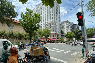 Cử tri TPHCM còn băn khoăn về việc bỏ đếm giây đèn tín hiệu giao thông