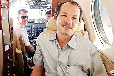 Đại gia Việt: Chê xe dát vàng, vung tiền mua máy bay