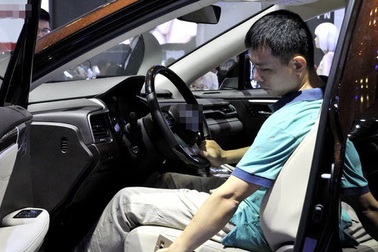 Vì sao 20 năm, xe hơi Việt vẫn phải tìm lối ra, không có mẫu xe chiến lược?