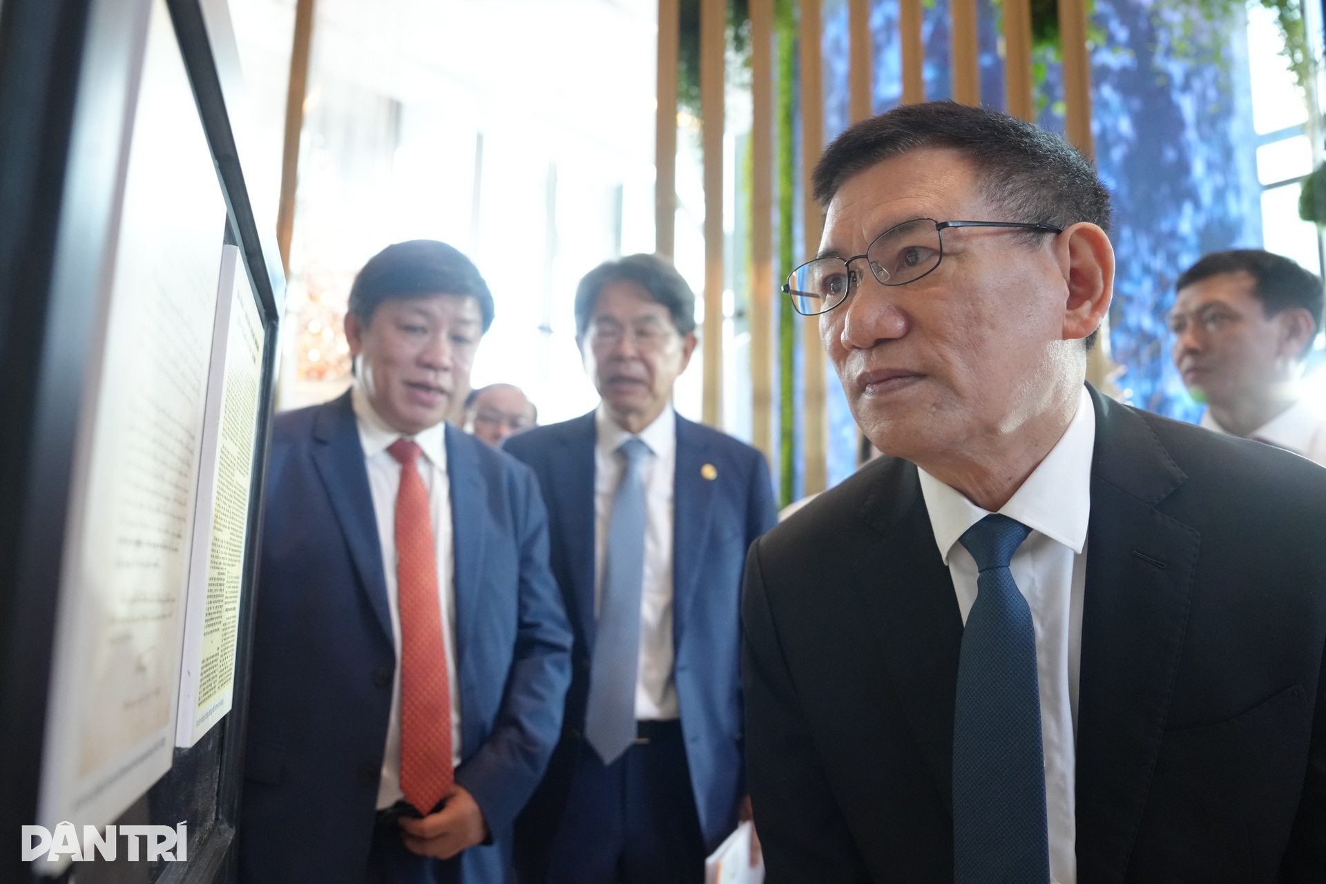 Phó Thủ tướng dự khánh thành Trung tâm Tài chính quốc tế Sài Gòn Marina - 7 Phó Thủ tướng dự khánh thành Trung tâm Tài chính quốc tế Sài Gòn Marina - 7