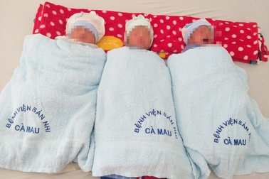 Sản phụ 24 tuổi sinh 3 hiếm gặp ở Cà Mau