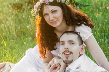 Cô gái vượt cả nghìn km để cưới chàng trai tật nguyền quen qua mạng