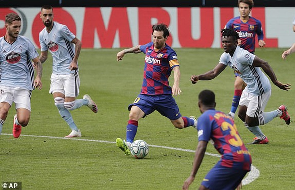 Messi và Suarez tỏa sáng, Barcelona vẫn hòa thất vọng Celta Vigo - 2 Messi và Suarez tỏa sáng, Barcelona vẫn hòa thất vọng Celta Vigo - 2