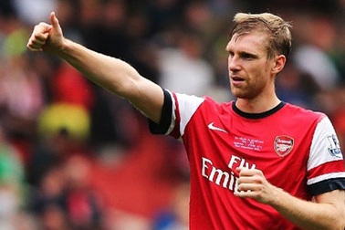 Mertesacker: “Muốn vô địch, Arsenal phải vá hàng thủ” 
