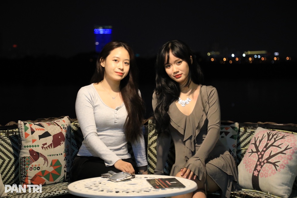 Khách đi gần 100km đến uống trà chanh xuyên đêm ở Hà Nội - 1 Khách đi gần 100km đến uống trà chanh xuyên đêm ở Hà Nội - 1