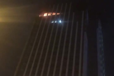 Cháy tại toà nhà 25 tầng trên đường Lê Văn Lương