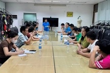 1.600 công nhân may ngừng việc vì không đồng tình với mức tăng lương