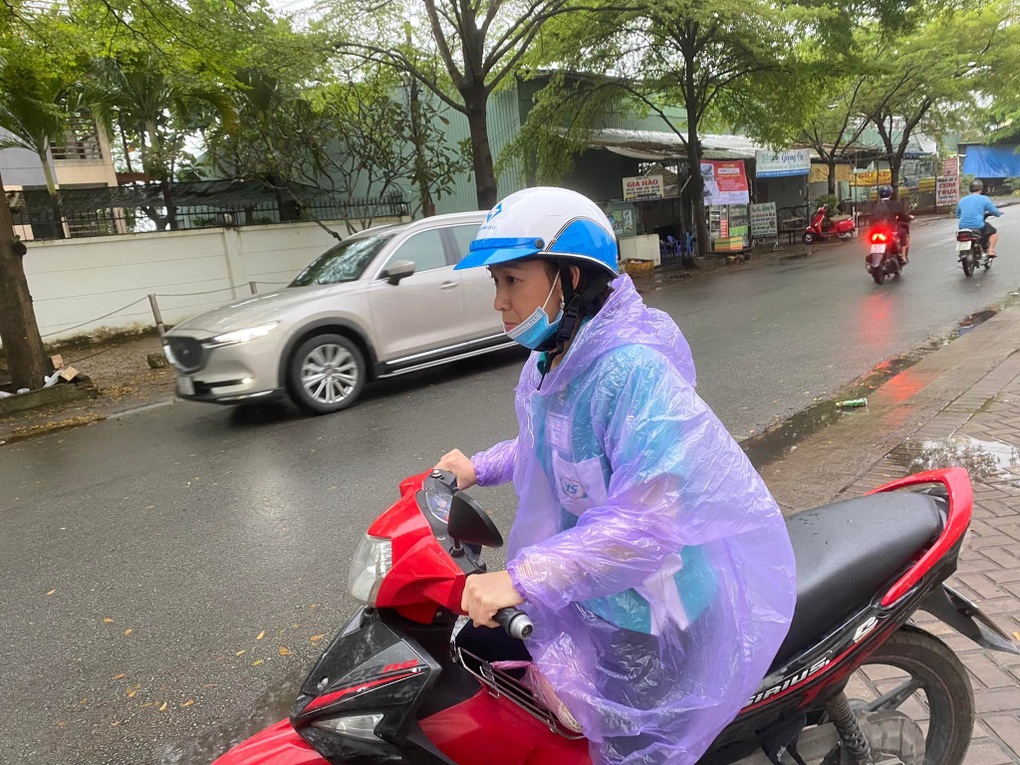 1.200 công nhân bị sa thải trước Tết: Phía trước như vực thẳm! - 2 1.200 công nhân bị sa thải trước Tết: Phía trước như vực thẳm! - 2