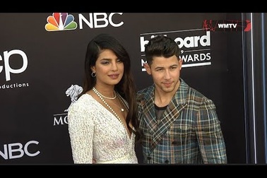 Nick Jonas, Priyanka Chopra đẹp đôi trên thảm đỏ