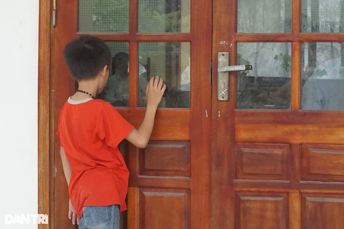 Phía sau bản án: Câu hỏi bao giờ bố mới về? của con trai tử tù - 3 Phía sau bản án: Câu hỏi bao giờ bố mới về? của con trai tử tù - 3