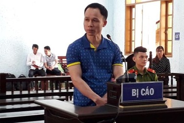 Nhờ dẫn đường rồi hiếp dâm học sinh, thầy giáo lĩnh án 8,5 năm tù