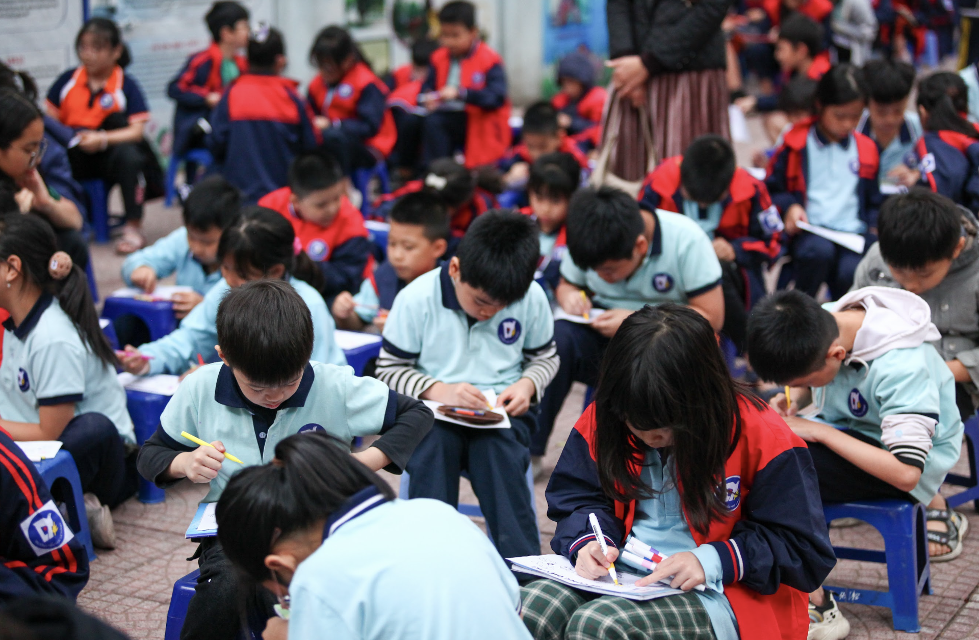 សិស្សានុសិស្សនៅក្នុងរាជធានីចូលរួមផ្សព្វផ្សាយវប្បធម៌អាន - ២ Học sinh thủ đô chung tay lan tỏa văn hóa đọc - 2