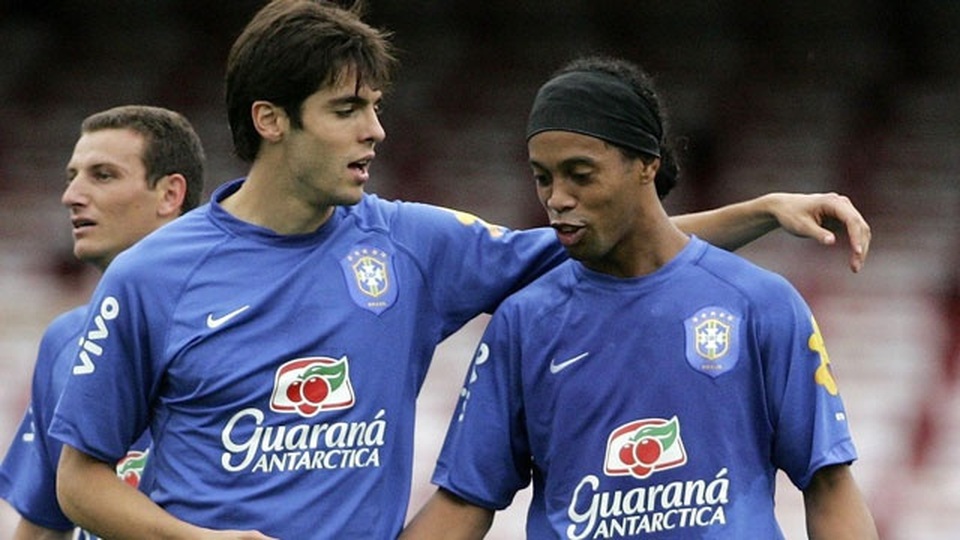 Kaka nói gì sau khi Ronaldinho phải đi tù? - 1 Kaka nói gì sau khi Ronaldinho phải đi tù? - 1