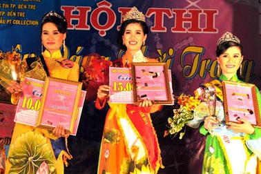 "Chân dài" xinh đẹp đăng quang Hoa khôi Bến Tre