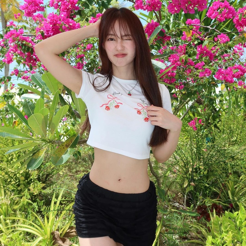 Nhan sắc hot girl Thái Lan được cho là nàng thơ mới của Sơn Tùng M-TP - 1