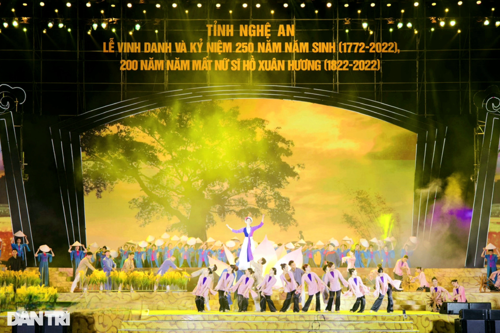 Tôn vinh nữ sĩ Hồ Xuân Hương chính là tôn vinh phẩm hạnh phụ nữ Việt Nam - 5 Tôn vinh nữ sĩ Hồ Xuân Hương chính là tôn vinh phẩm hạnh phụ nữ Việt Nam - 5