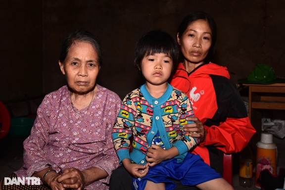 Từ dân công hỏa tuyến đến đơn thân nuôi con và khuyết tật về già