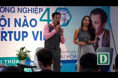 Phút ngẫu hứng của Phó Chủ tịch Hội đồng Tư vấn Chiến lược Tập đoàn VNPT với ca sĩ Hồng Hạnh (Thực hiện: Phạm Nguyễn)