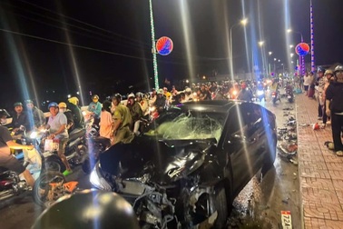 Vụ ô tô tông 3 xe máy ở Bình Thuận: Tài xế có nồng độ cồn, chạy sai làn
