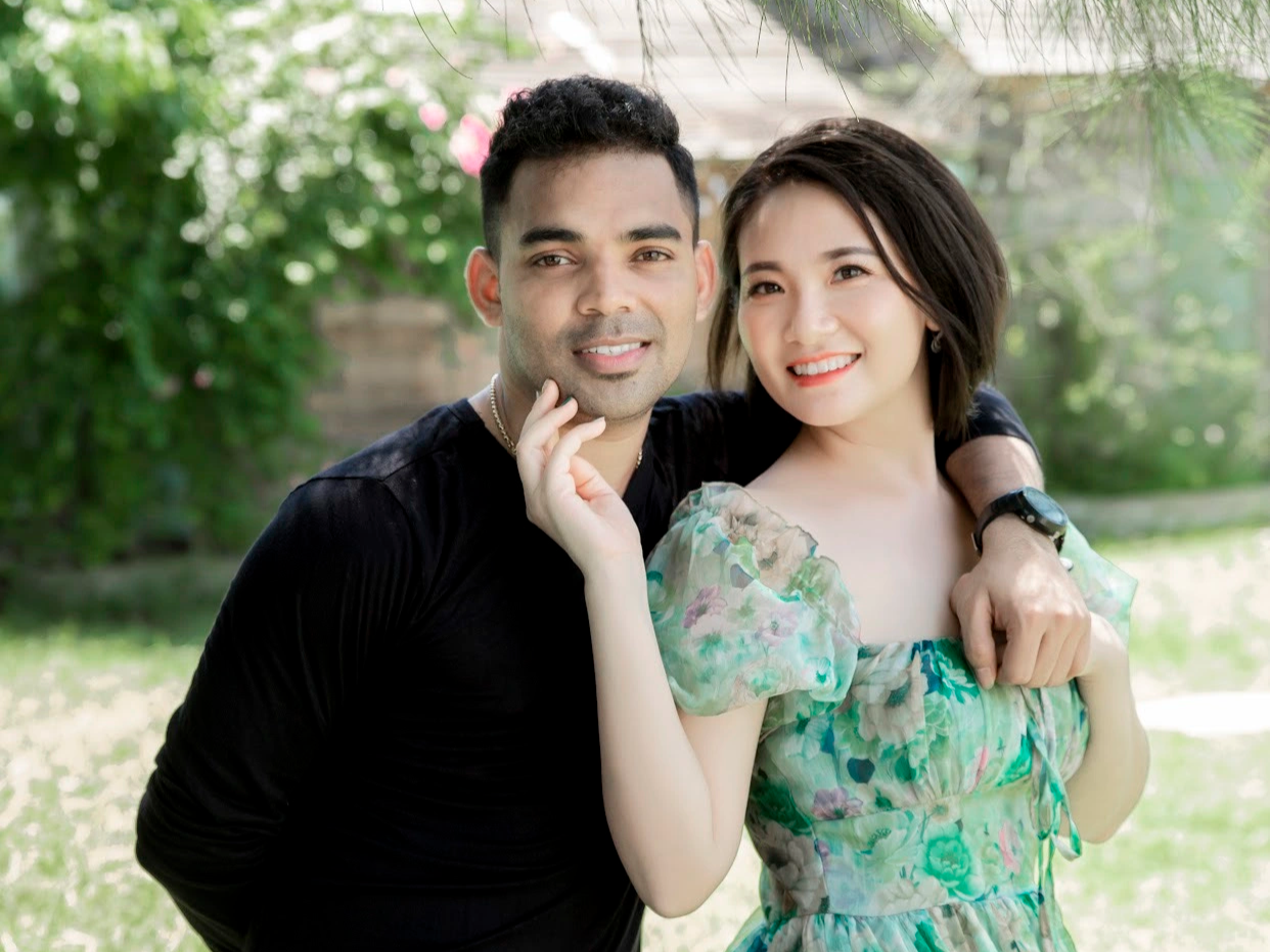 Chuyện tình của nữ quản lý xinh đẹp ở Hà Nội và chàng trai Ấn Độ kém tuổi - 3 Chuyện tình của nữ quản lý xinh đẹp ở Hà Nội và chàng trai Ấn Độ kém tuổi - 3