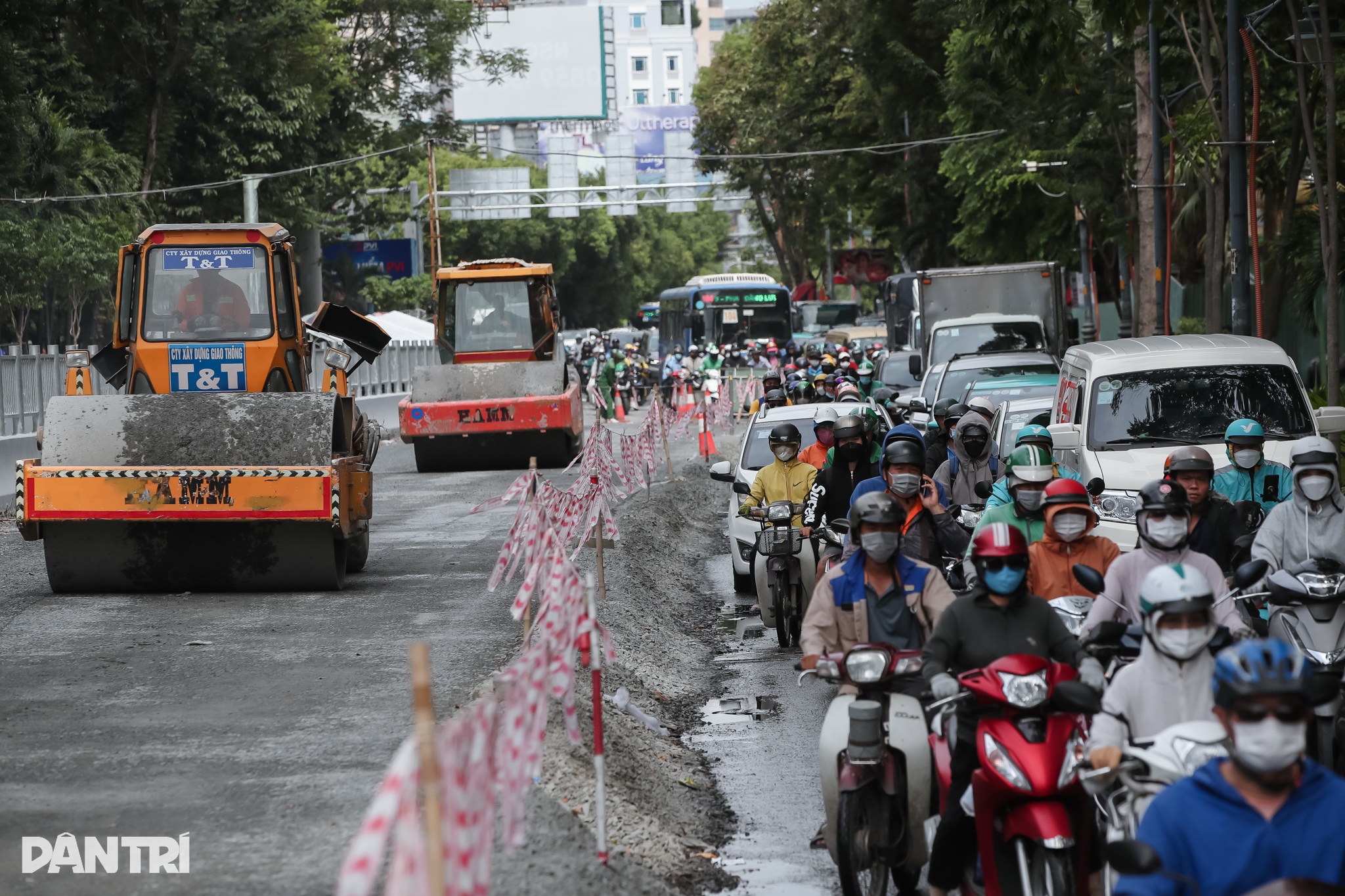 View - Hầm chui giải cứu kẹt xe ở cửa ngõ sân bay Tân Sơn Nhất trước ngày thông xe | Báo Dân trí