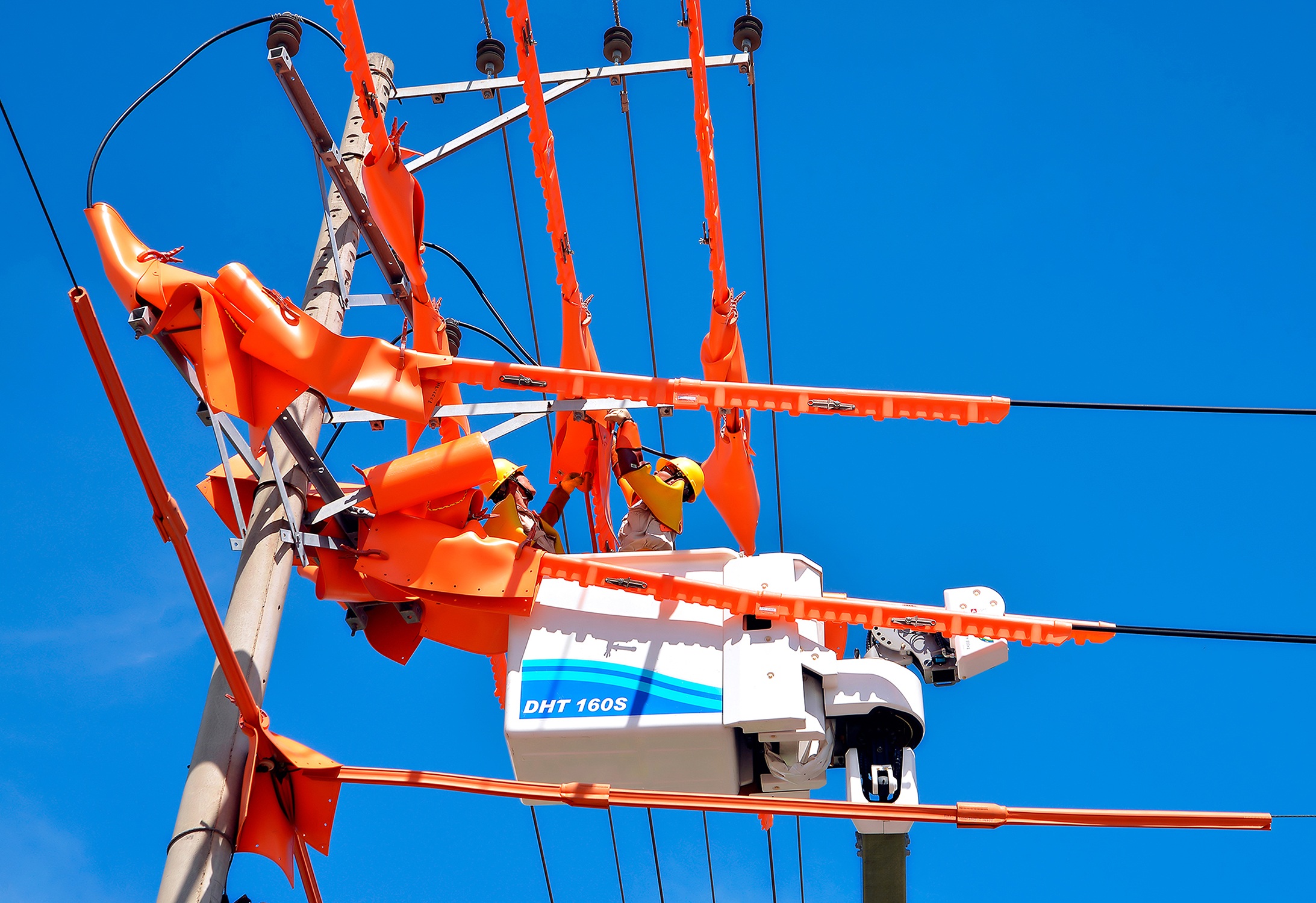 Cải tạo đường dây điện nóng