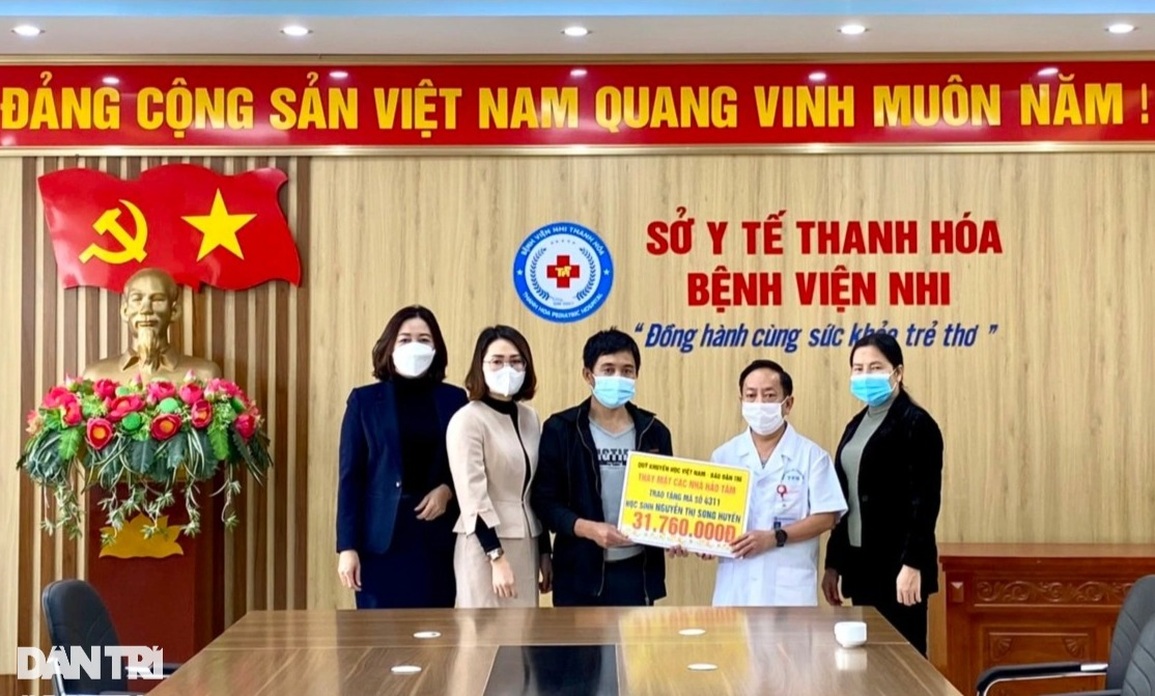 Bạn đọc giúp đỡ hoàn cảnh bé gái 7 tuổi bệnh viêm não gần nửa tỷ đồng - 3 Bạn đọc giúp đỡ hoàn cảnh bé gái 7 tuổi bệnh viêm não gần nửa tỷ đồng - 3