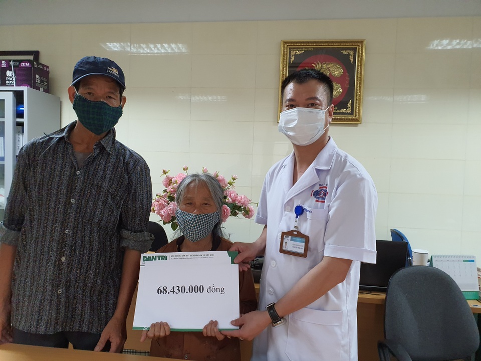 Bạn đọc Dân trí giúp đỡ mẹ con ung thư hơn 68 triệu đồng - 1 Bạn đọc Dân trí giúp đỡ mẹ con ung thư hơn 68 triệu đồng - 1