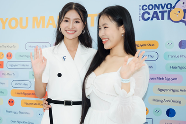 Hoa hậu Nguyễn Thanh Hà nhận học bổng, trở thành tân sinh viên