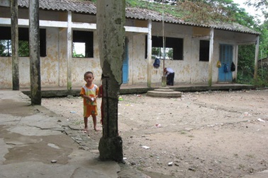 Sóc Trăng: Vừa học vừa lo trường… sập