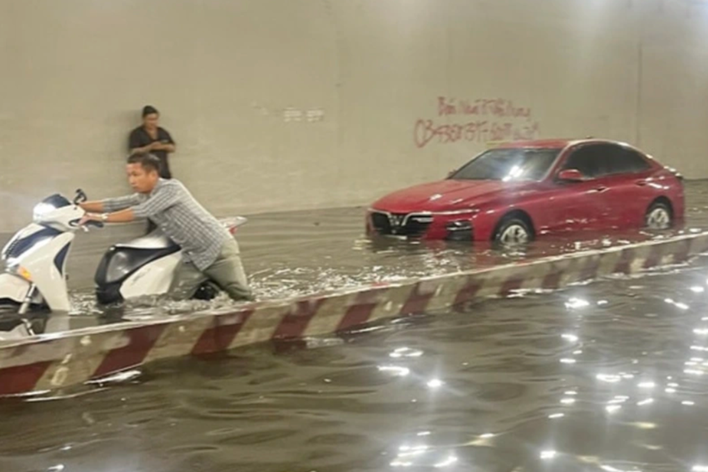 Biên Hòa mưa lớn, hầm chui Tân Phong lần đầu bị ngập sau 5 năm - 1 Biên Hòa mưa lớn, hầm chui Tân Phong lần đầu bị ngập sau 5 năm - 1