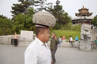 Giảm 30kg nhờ đội đá lên đầu hàng ngày