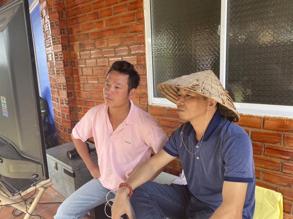 Quyền Linh và em trai Quyền Lộc chung tay lan toả sự ấm áp gia đình - 2 Quyền Linh và em trai Quyền Lộc chung tay lan toả sự ấm áp gia đình - 2