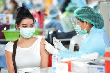 Chuyên gia ước tính thời điểm có đủ vắc xin Covid-19 để "phủ sóng" toàn cầu