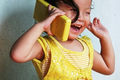 Tắm bạo hành vì ...bé sợ nước