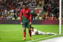 Ronaldo nhạt nhòa, Bồ Đào Nha thua đau đớn Tây Ban Nha