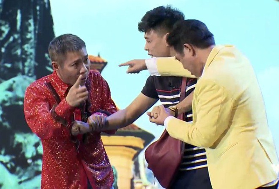 “Táo Quân vi hành” khiến người xem chưa kịp cười đã vội khóc - 4 “Táo Quân vi hành” khiến người xem chưa kịp cười đã vội khóc - 4