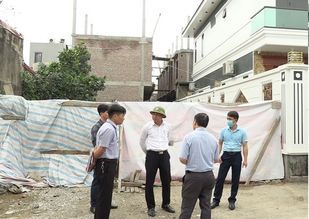 Vợ xây dãy nhà trái phép, chủ tịch phường ở Hải Phòng bị miễn nhiệm - 2 Vợ xây dãy nhà trái phép, chủ tịch phường ở Hải Phòng bị miễn nhiệm - 2