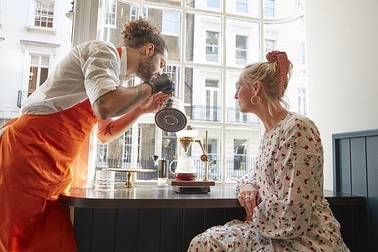 Có gì trong tách cà phê giá 1,5 triệu đồng?