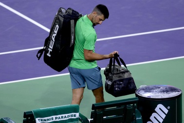 Djokovic đứng trước nguy cơ mất ngôi số một thế giới