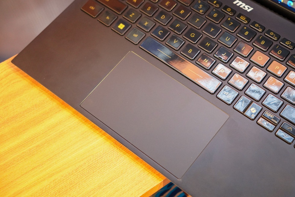Computex 2025: Laptop AI có mặt lưng tranh sơn mài thủ công - 13 Computex 2025: Laptop AI có mặt lưng tranh sơn mài thủ công - 13