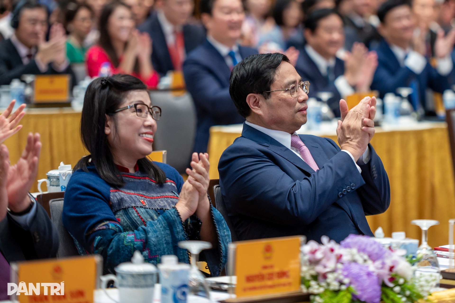 Thủ tướng Việt Nam và Singapore gặp gỡ, đối thoại cùng thanh niên 2 nước - 2 Thủ tướng Việt Nam và Singapore gặp gỡ, đối thoại cùng thanh niên 2 nước - 2