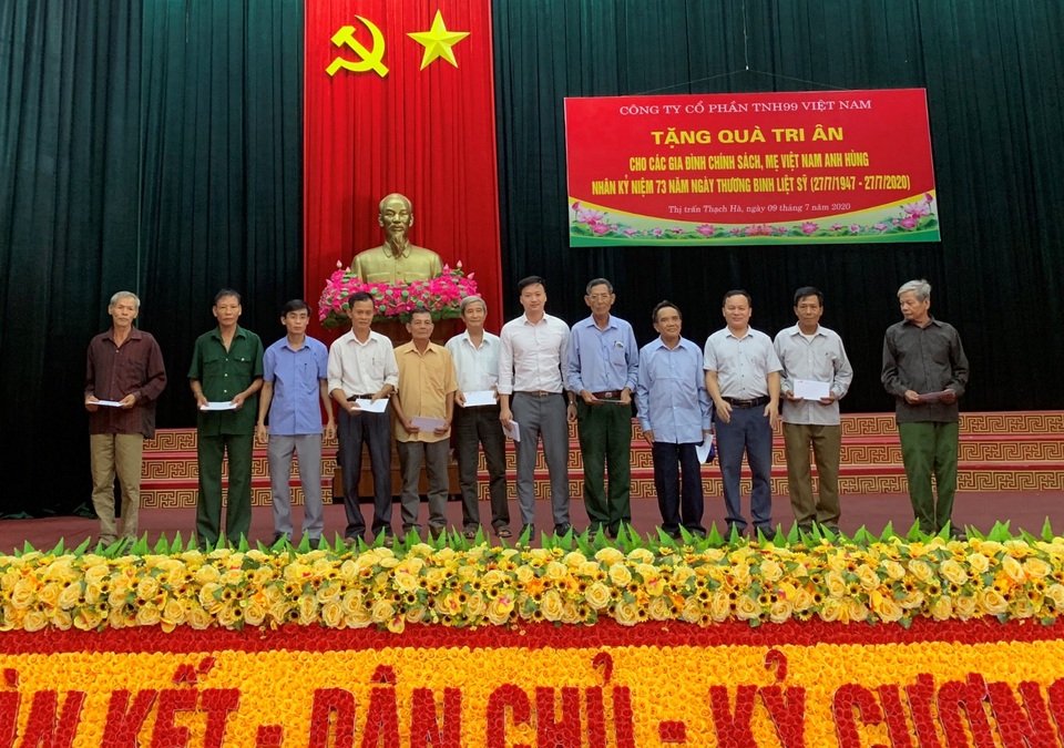 Công ty Cổ phần TNH99 Việt Nam tri ân các gia đình chính sách nhân ngày 27/7 - 2 Công ty Cổ phần TNH99 Việt Nam tri ân các gia đình chính sách nhân ngày 27/7 - 2